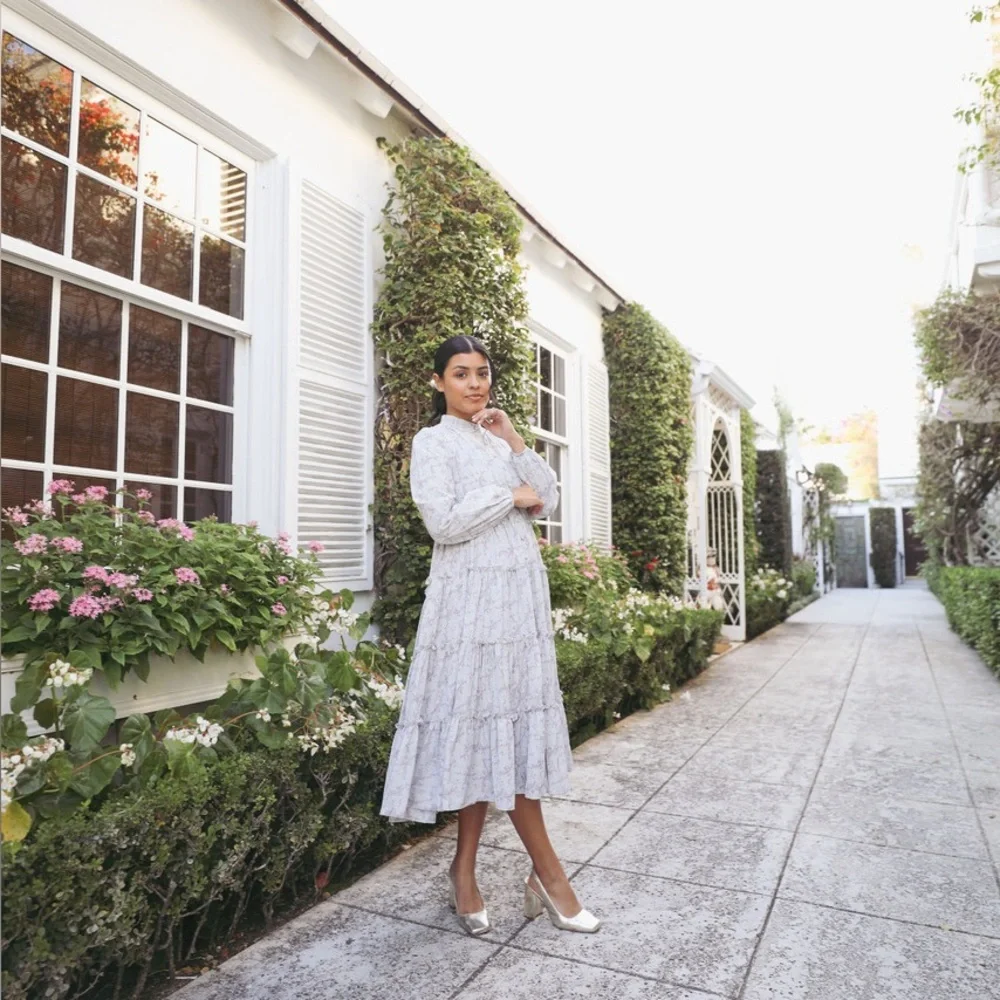 Elegant Floral Maxi Dress - Picture 5 of 8